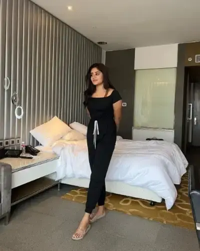 Call Girls Sikandra Rao Cash On Delivery